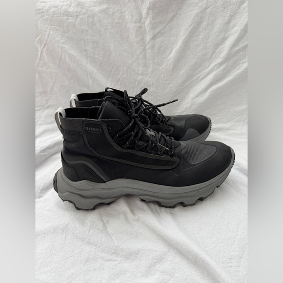 SOREL | Kinetic Mid Waterproof Shoe - Picture 8 of 9